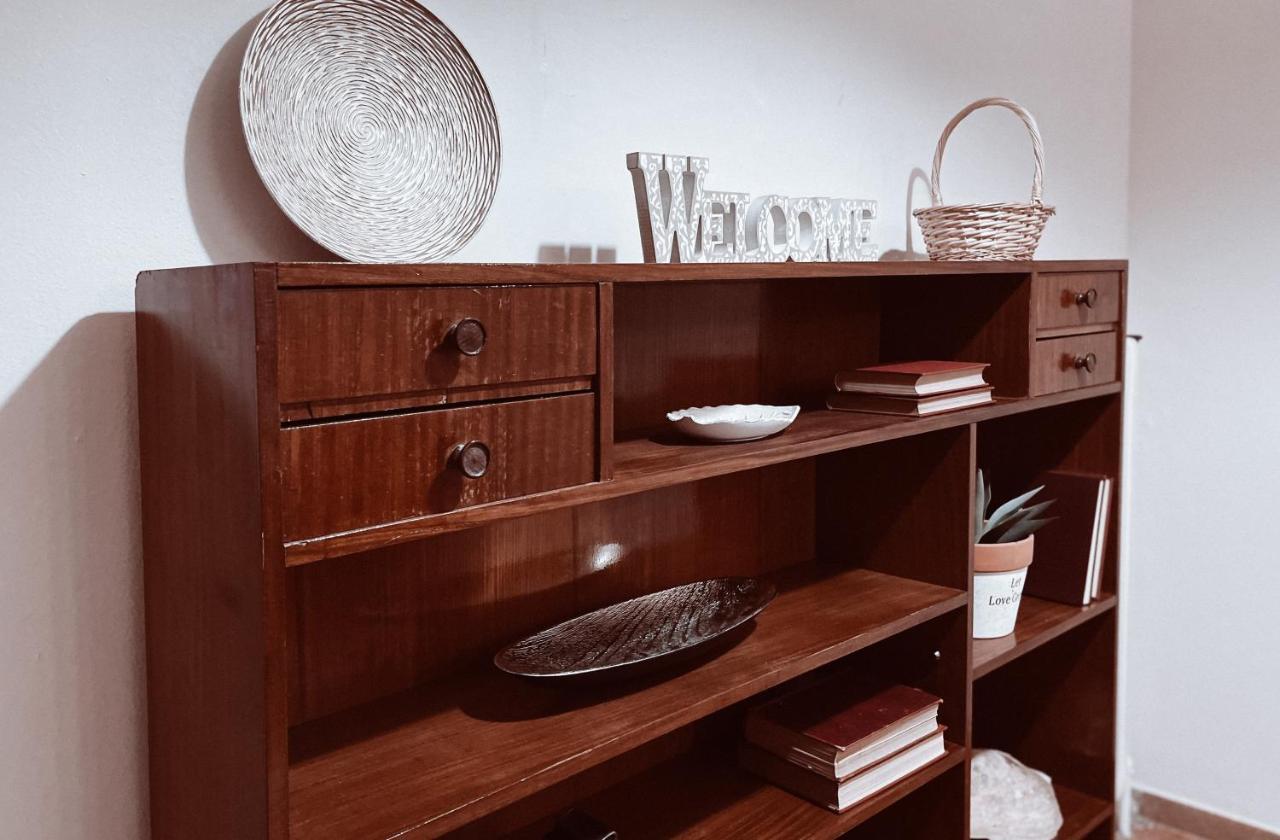 Vintage 2-Bedroom Apt In The Heart Of The City アテネ エクステリア 写真