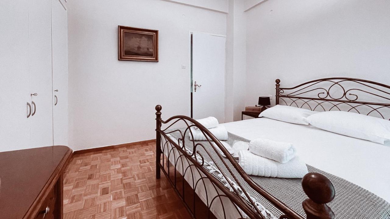 Vintage 2-Bedroom Apt In The Heart Of The City アテネ エクステリア 写真